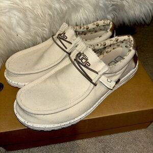 Hey Dude men's Wally Canvas shoes!